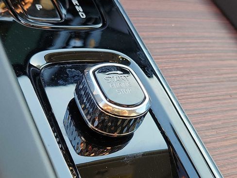 Certified 2023 Volvo XC60 B6 Ultimate image 23