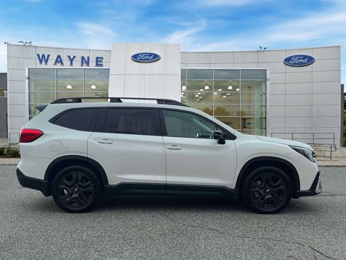 Used 2023 Subaru Ascent Onyx Edition image 7