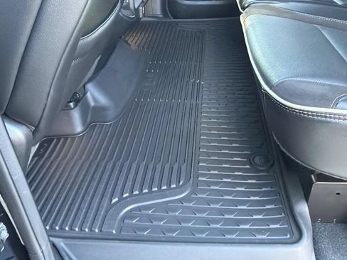 Used 2023 RAM 1500 Laramie AWD/4WD image 12