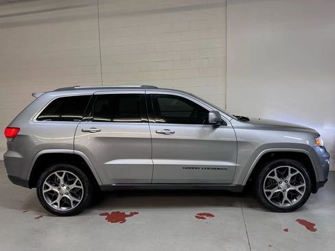 Used 2018 Jeep Grand Cherokee Limited image 2
