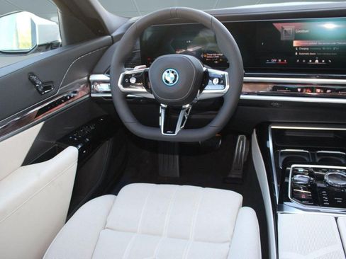 Used 2026 BMW i7 eDrive50 RWD image 28