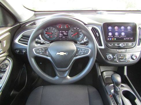 Used 2023 Chevrolet Malibu LS image 9