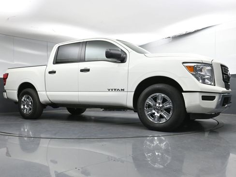 Used 2024 Nissan Titan SV w/ Accessory Utility Package image 23