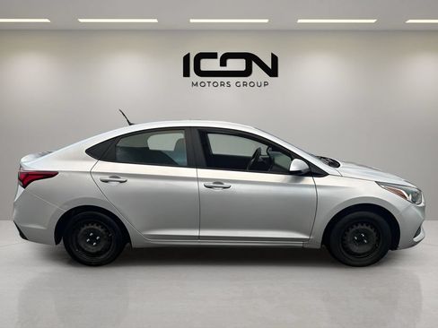 Used 2021 Hyundai Accent SE FWD image 5