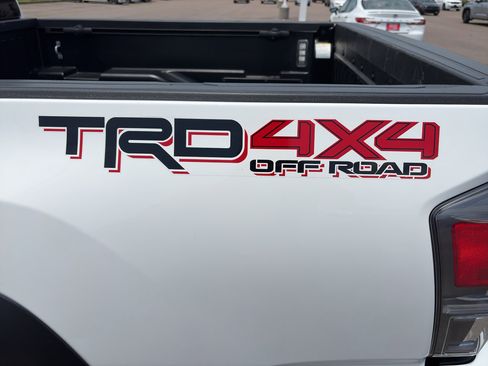 Certified 2023 Toyota Tacoma TRD Off-Road w/ Technology Package AWD/4WD image 24