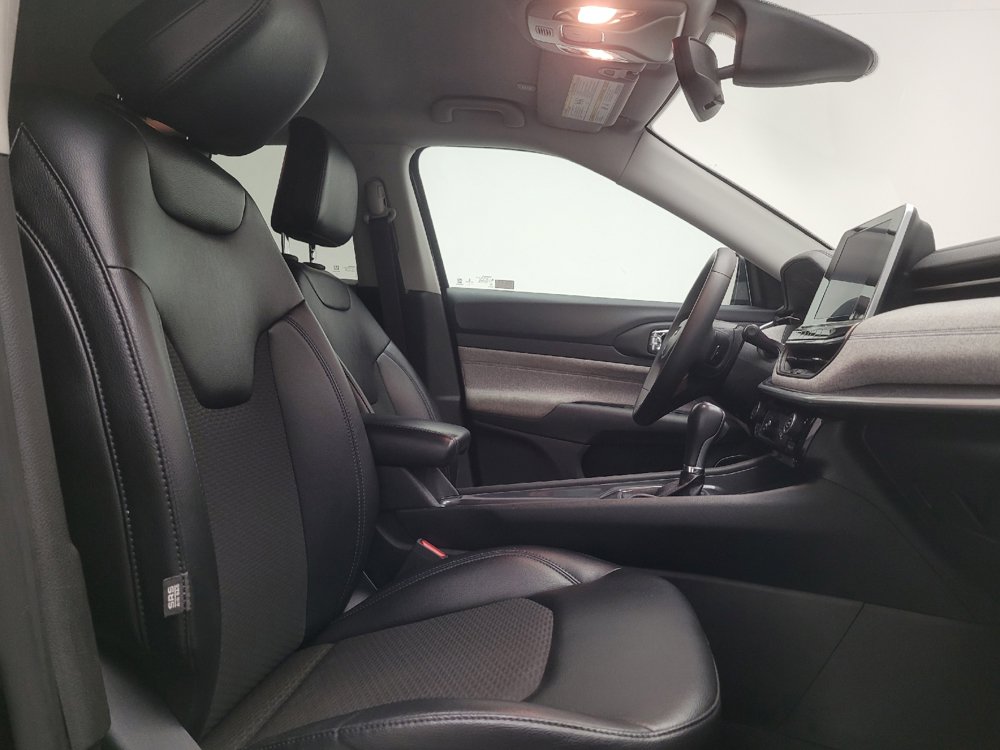 Used 2022 Jeep Compass Latitude FWD image 21