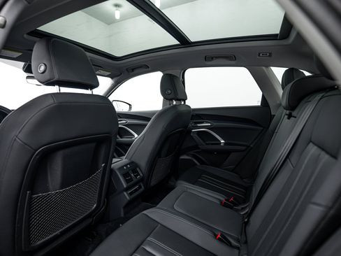 Certified 2025 Audi Q5 Premium w/ Convenience Package AWD/4WD image 18