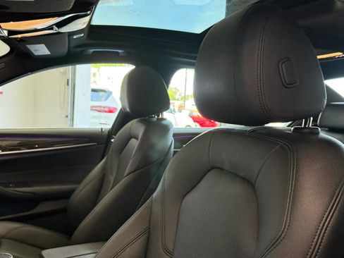 Used 2020 BMW 530i w/ Premium Package RWD image 10