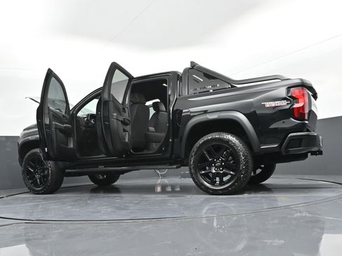Used 2025 Chevrolet Colorado Trail Boss w/ Midnight Edition image 47