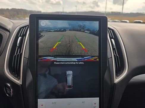 Used 2024 Ford Edge SEL w/ Convenience Package image 18