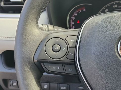 Used 2023 Toyota RAV4 XLE Premium image 31