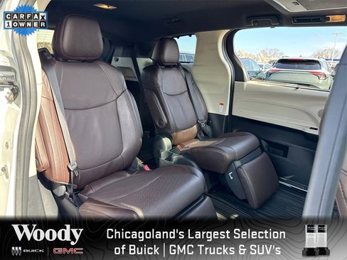 Used 2023 Toyota Sienna Platinum image 33