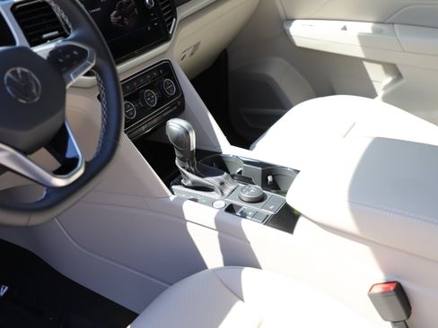 Used 2023 Volkswagen Atlas SE AWD/4WD image 22