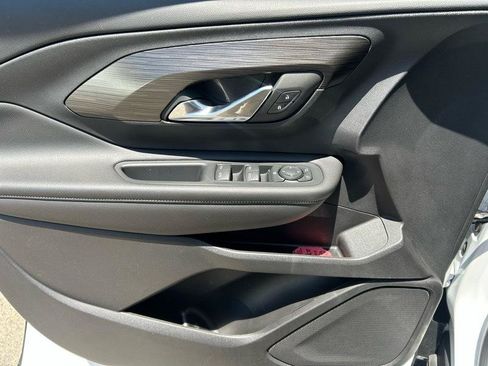 Used 2023 GMC Terrain SLE w/ Elevation Edition FWD image 7
