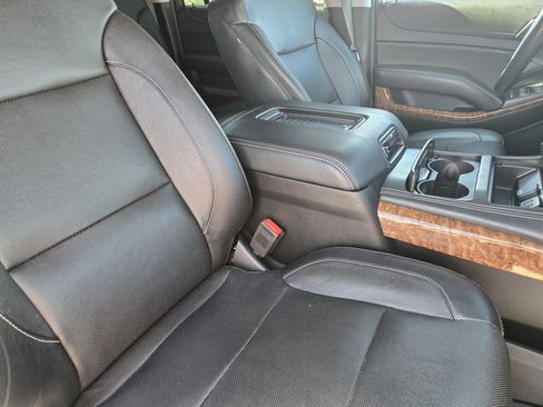 Used 2020 Chevrolet Suburban Premier w/ RST Edition AWD/4WD image 8