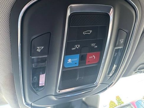 Used 2023 Jeep Grand Cherokee L Limited w/ Trailer Tow Group (B) AWD/4WD image 16