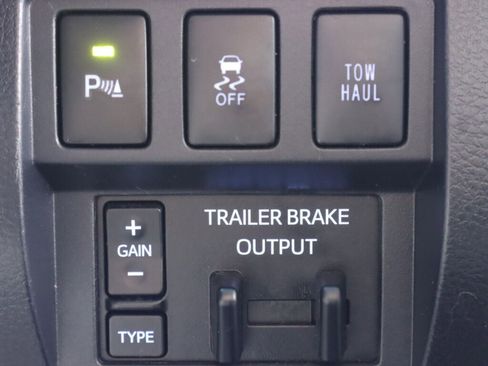 Used 2016 Toyota Tundra Limited w/ Limited Premium Package image 23