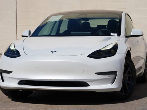 Used 2021 Tesla Model 3 Standard Range Plus RWD image 3