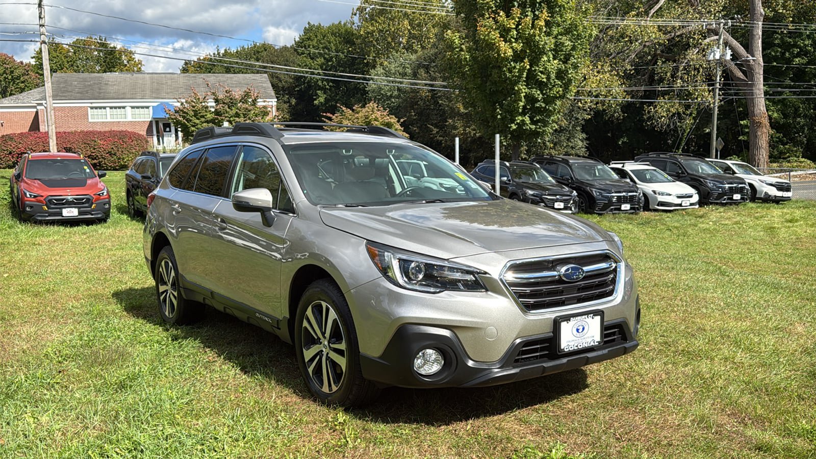 Used 2019 Subaru Outback 2.5i Limited AWD/4WD image 3