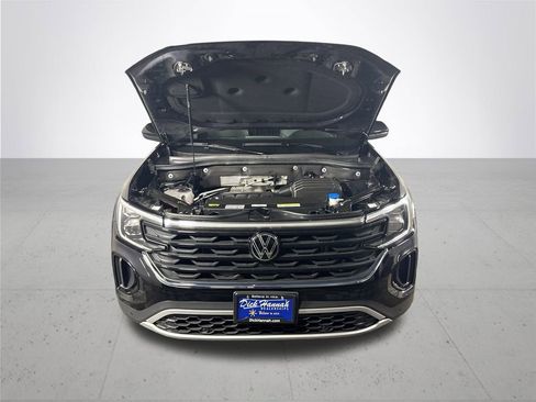 Certified 2024 Volkswagen Atlas Cross Sport SE image 21