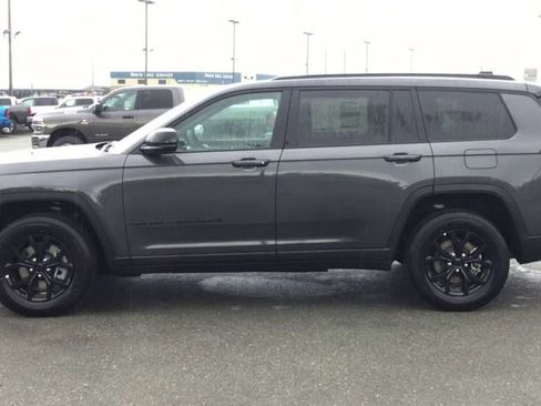 New 2025 Jeep Grand Cherokee L Laredo w/ Trailer Tow Package image 5