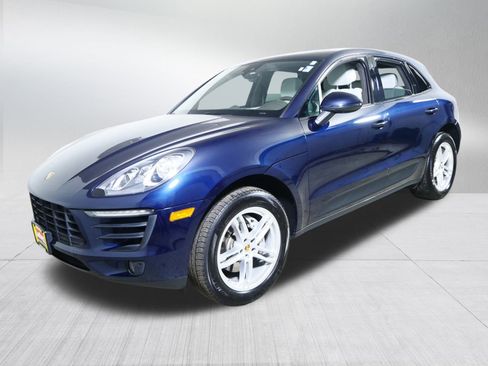 Used 2017 Porsche Macan S image 3