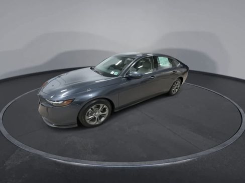Used 2023 Honda Accord EX image 4