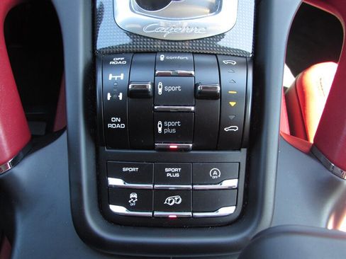 Used 2016 Porsche Cayenne GTS AWD/4WD image 23