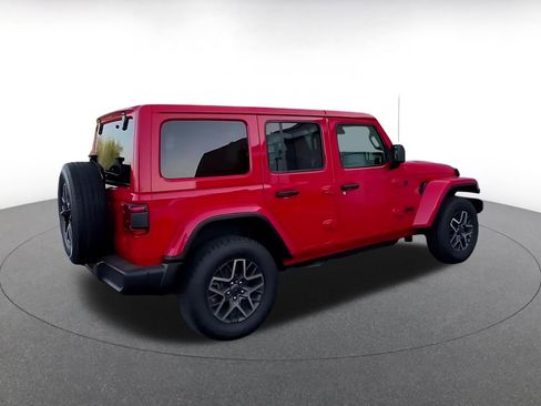 Used 2025 Jeep Wrangler Unlimited Sahara AWD/4WD image 14