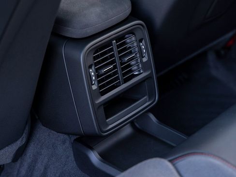 Used 2025 Porsche Taycan GTS image 27