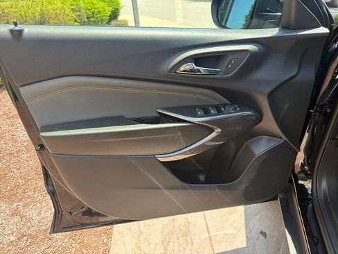 Used 2025 Chevrolet Trax ACTIV w/ Driver Confidence Package FWD image 23