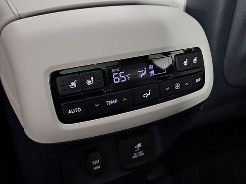 Used 2021 Hyundai Palisade Limited FWD image 12