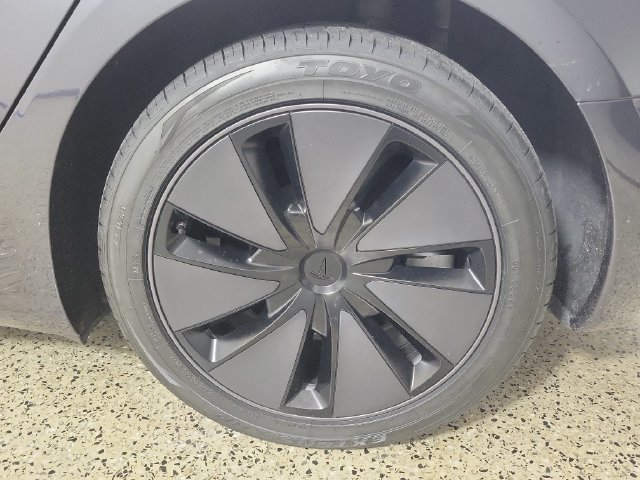 Used 2025 Tesla Model 3 Long Range RWD image 8