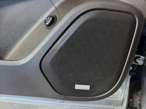 Used 2023 GMC Acadia SLE w/ Driver Convenience Package image 24