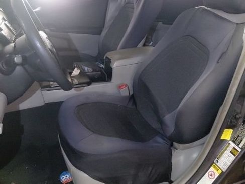 Used 2012 Toyota Camry LE FWD image 6