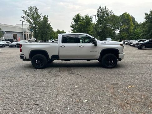 Used 2020 Chevrolet Silverado 2500 High Country w/ Z71 Off-Road Package AWD/4WD image 4
