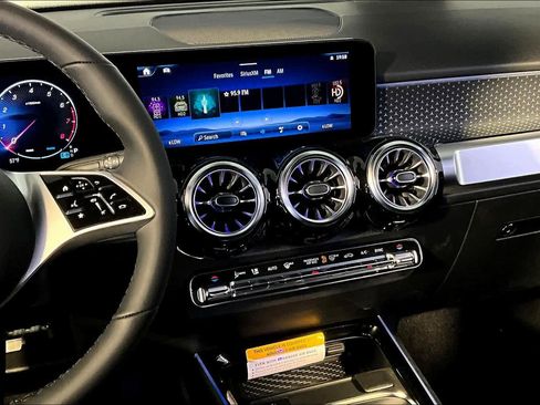 New 2026 Mercedes-Benz GLB 250 4MATIC image 8