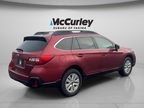 Used 2018 Subaru Outback 2.5i Premium image 5