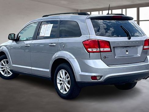 Used 2019 Dodge Journey SE image 14