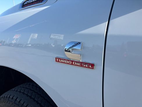 Used 2024 RAM 2500 Laramie w/ Safety Group image 10
