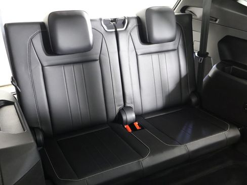 Used 2023 Volkswagen Tiguan SE R-Line FWD image 38