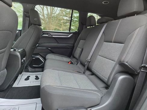 Used 2025 GMC Acadia Elevation image 16