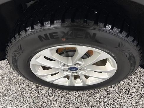 Used 2020 Ford Escape SE image 26