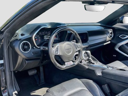Used 2020 Chevrolet Camaro SS RWD image 9