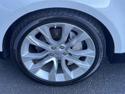 Used 2020 Land Rover Range Rover Sport HSE image 12