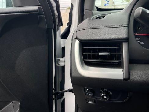 Used 2024 GMC Terrain SLE image 19