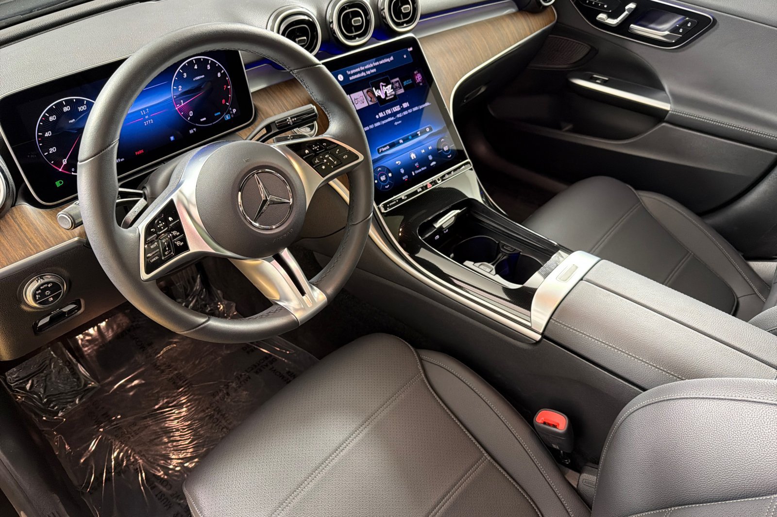 Used 2026 Mercedes-Benz C 300 Sedan image 9