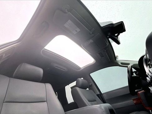 Used 2019 Toyota Sequoia Platinum image 24