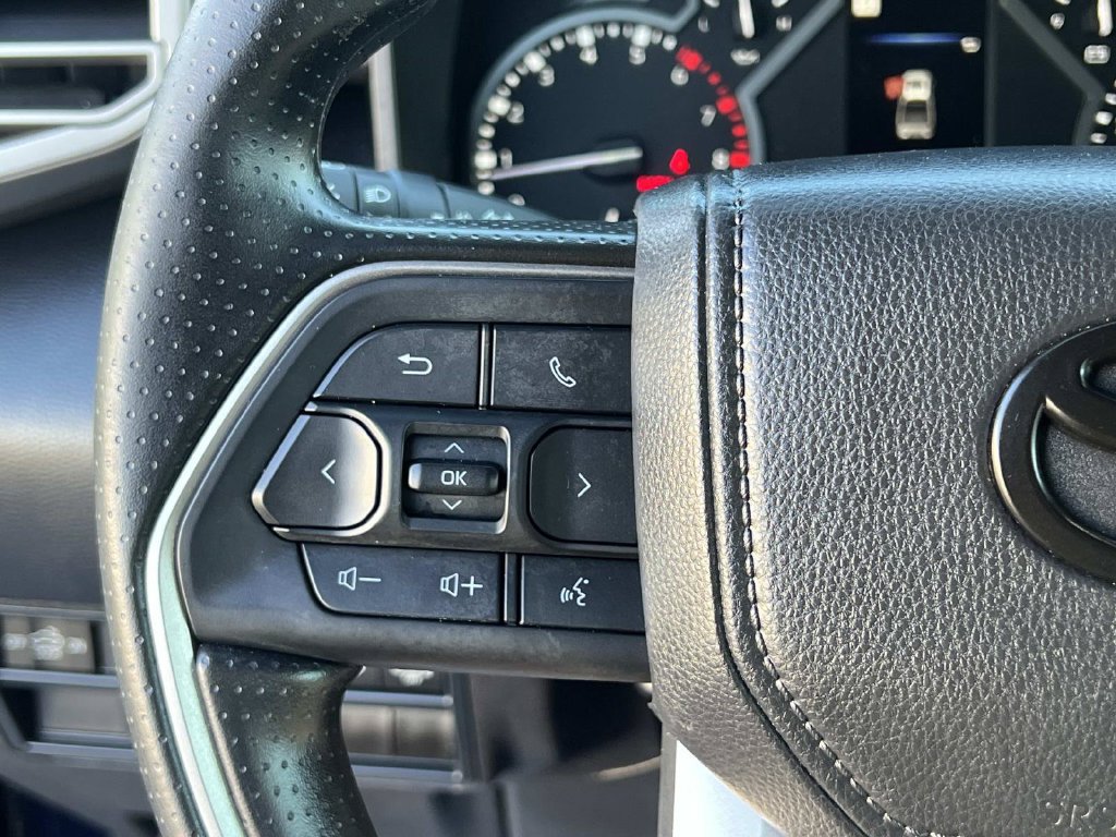 Used 2025 Toyota Tundra SR5 w/ SR5 Convenience Package AWD/4WD image 27