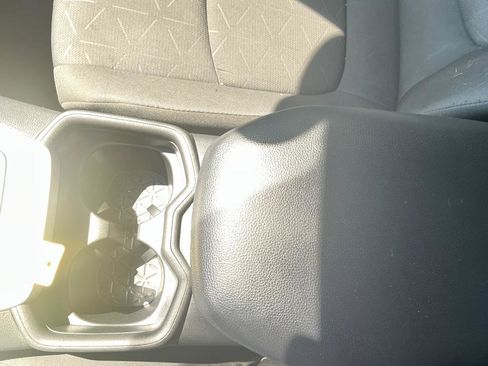 Used 2021 Toyota RAV4 XLE FWD image 19